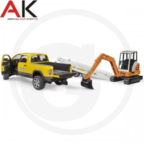 Bruder-Serwis-RAM-z-minikoparka-na-przyczepie-35-17285